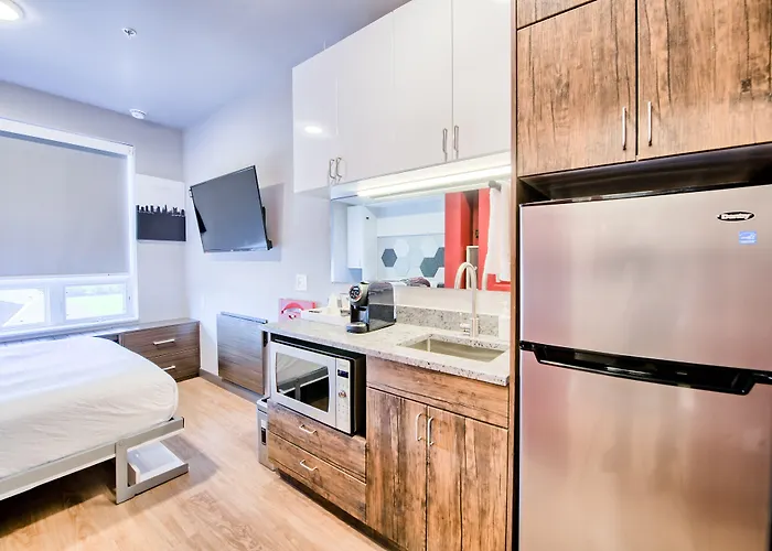 The Urban Hotel *